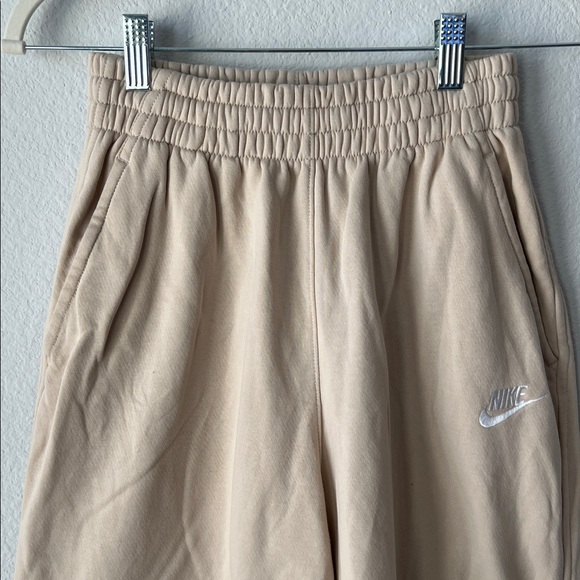 Nike Beige Sweatpants - Kids M - Picture 3 of 8